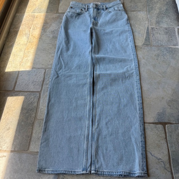 Abercrombie 90s High Rise Relaxed Jeans Size 4R Light‎ Wash Vintage Fit - Picture 4 of 7